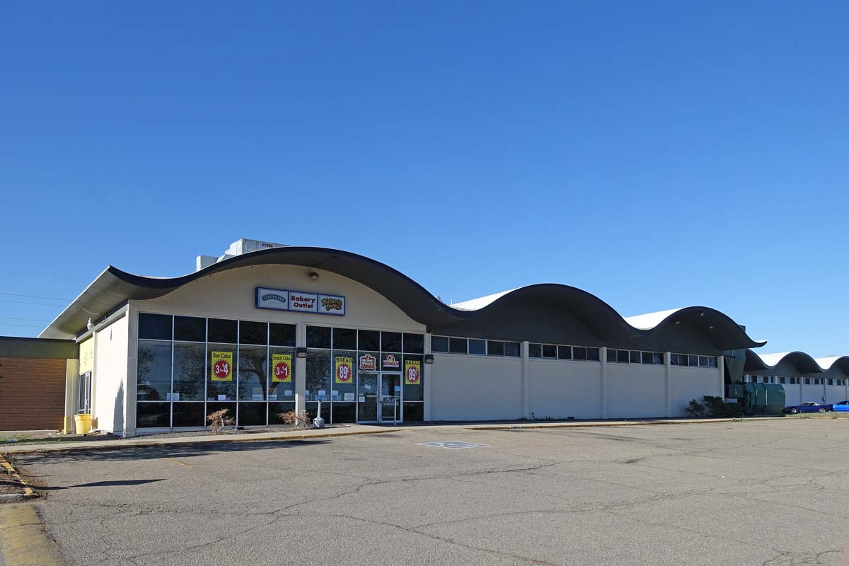 General view 1 of the Continental Bakery showing the thin-shell concrete roof in May 2017.